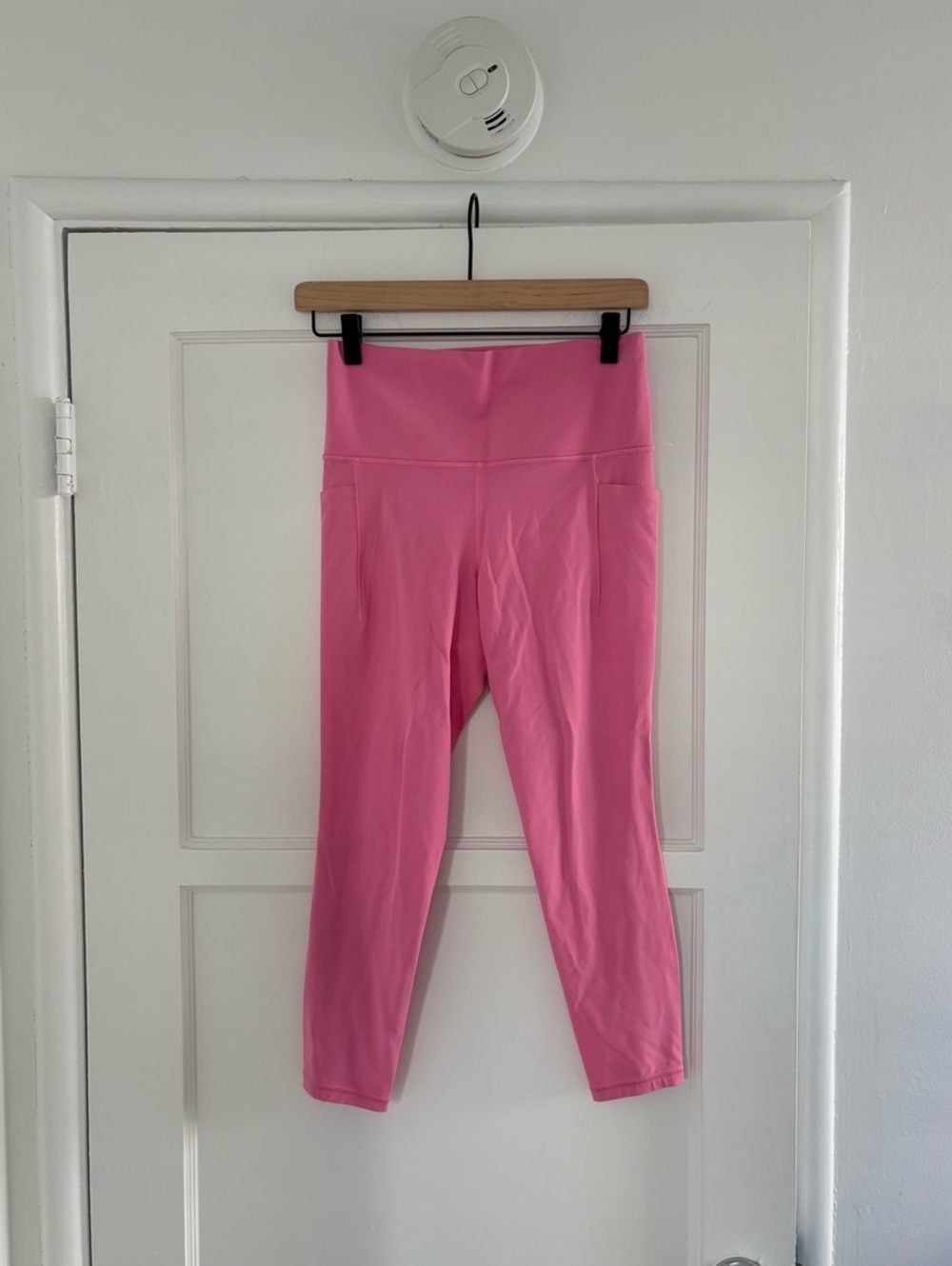 Athleta Salutation Stash 7/8 Pink Leggings